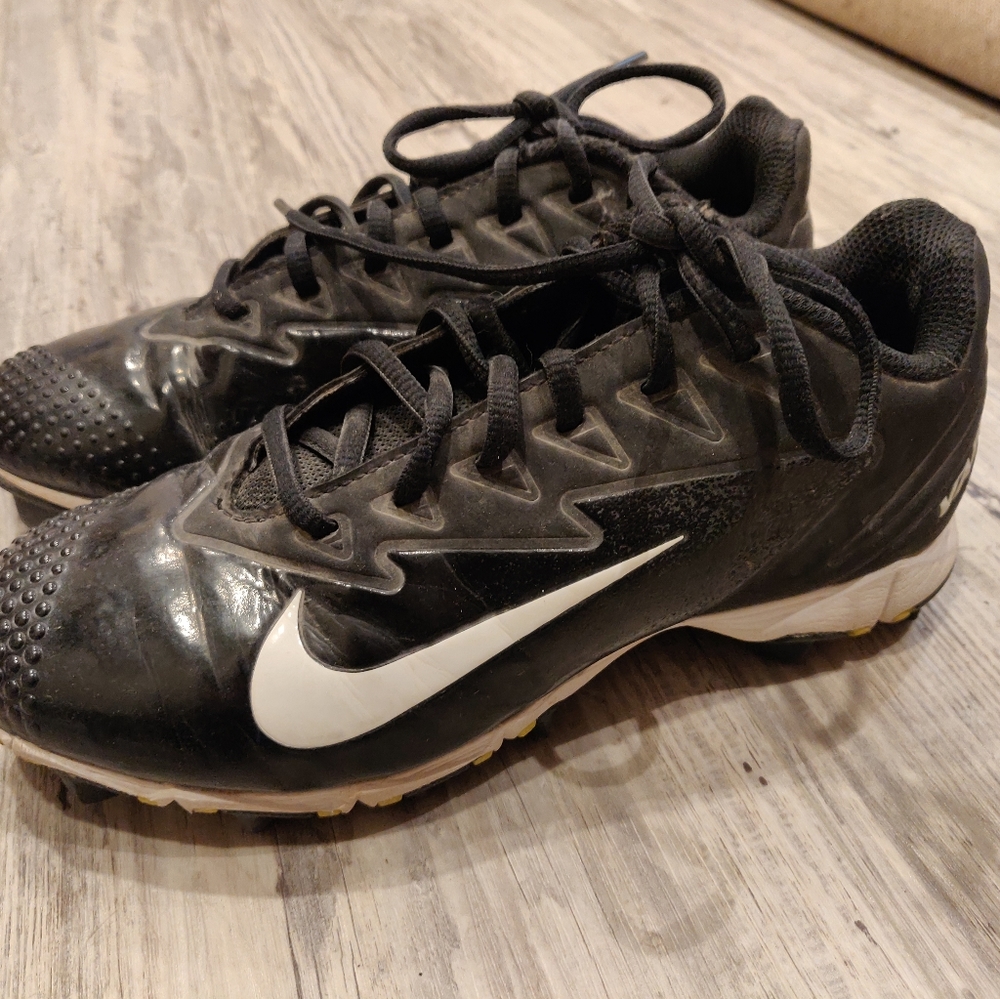 Nike Vapor baseball cleats boys size 4.5y